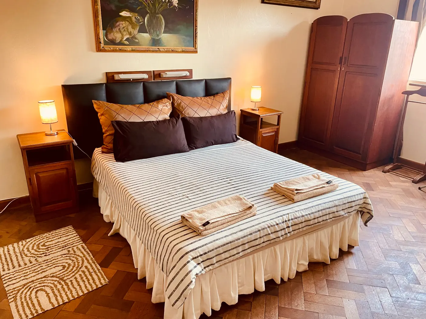 Queen room with crisp white linen and walk-in shower access at Hotel De Rust, De Rust, Klein Karoo